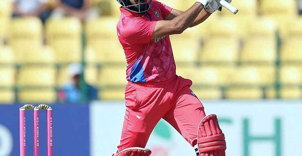 নবী ছাড়া আফগানিস্তানের মধ্যসারি, শারজার ডিউ আর তিন ম্যাচের ছোট নমুনা